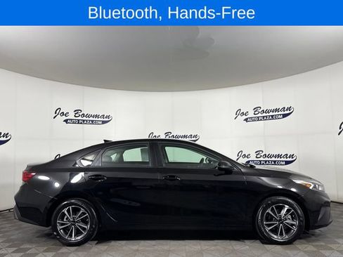 Used 2024 Kia Forte LXS w/ LXS Technology Package FWD image 5