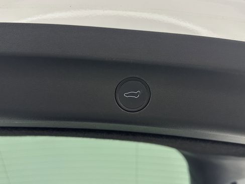 Used 2021 Tesla Model Y Long Range image 29