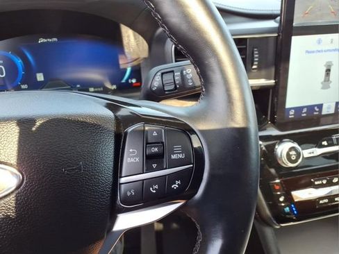 Used 2022 Ford Explorer Platinum w/ Equipment Group 601A AWD/4WD image 25
