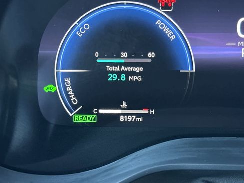 Used 2025 Toyota Sienna XLE Woodland Edition image 30