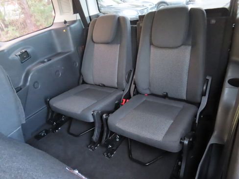 Used 2018 Ford Transit Connect XL image 10