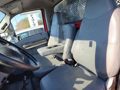 Used 2011 Ford F750 2WD Regular Cab Super Duty image 9