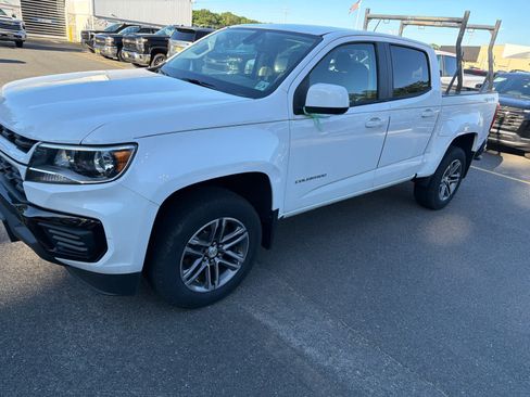 Certified 2022 Chevrolet Colorado W/T w/ Custom Special Edition AWD/4WD image 6