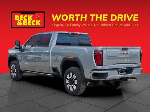 New 2026 GMC Sierra 2500 Denali w/ Denali Reserve Package image 7