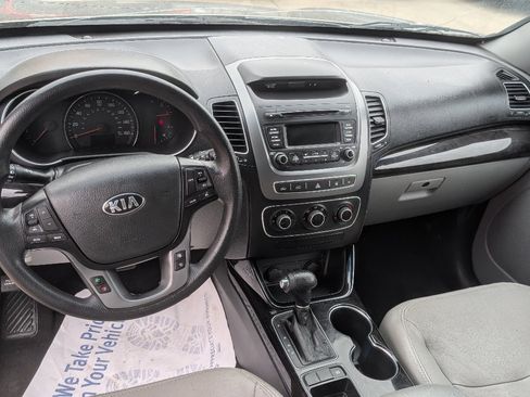 Used 2014 Kia Sorento LX image 10