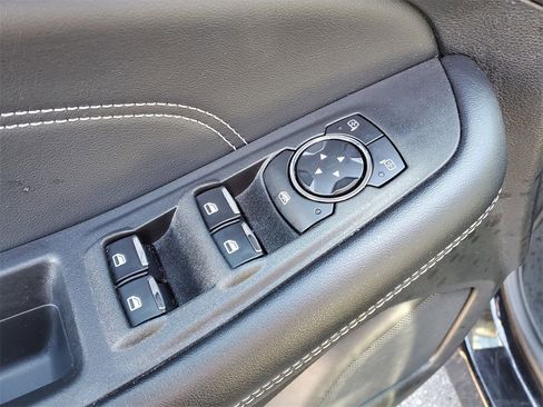 Used 2024 Ford Edge Titanium image 22