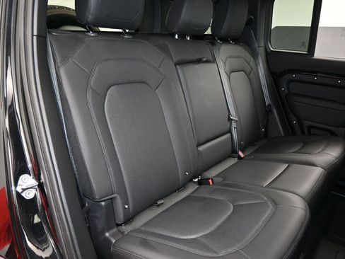 Used 2025 Land Rover Defender 110 S image 50