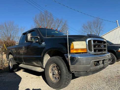 Used 2001 Ford F350 XLT image 3