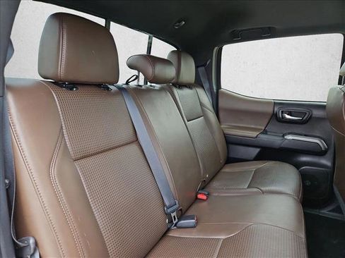 Certified 2020 Toyota Tacoma Limited AWD/4WD image 19