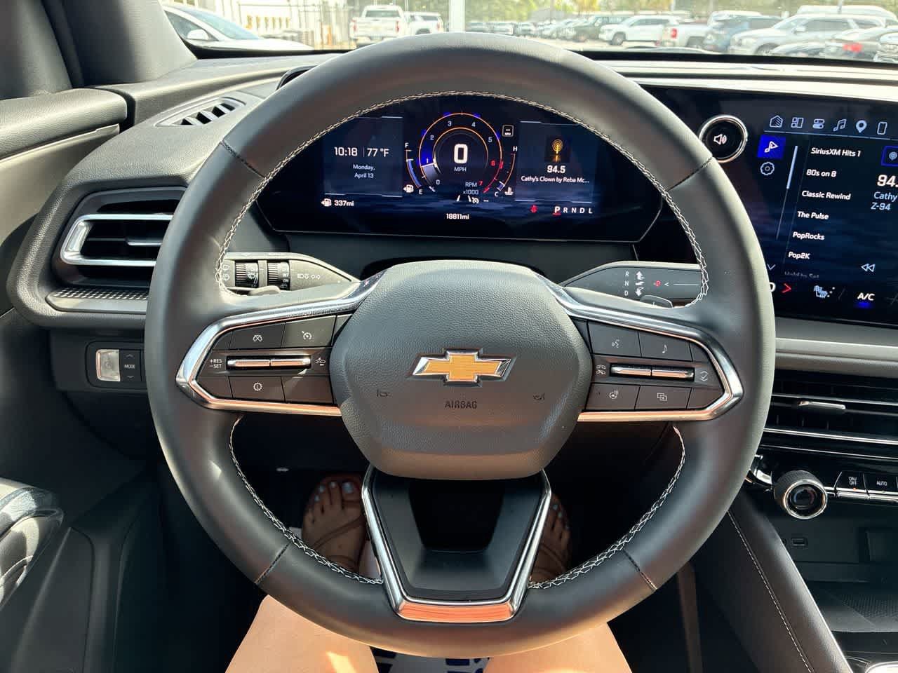 Used 2026 Chevrolet Traverse LT FWD image 11