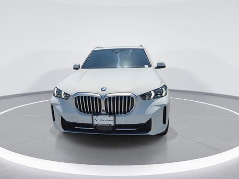 Used 2024 BMW X5 xDrive40i w/ Premium Package AWD/4WD image 3