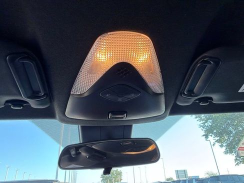 Used 2021 Toyota C-HR XLE FWD image 27