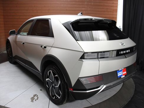 Used 2023 Hyundai Ioniq 5 SEL image 11