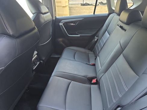 Used 2021 Toyota RAV4 XLE Premium FWD image 14