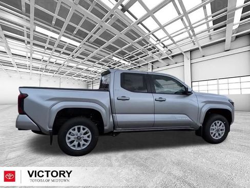 Used 2026 Toyota Tacoma SR5 AWD/4WD image 2