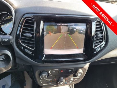 Used 2019 Jeep Compass Limited AWD/4WD image 9