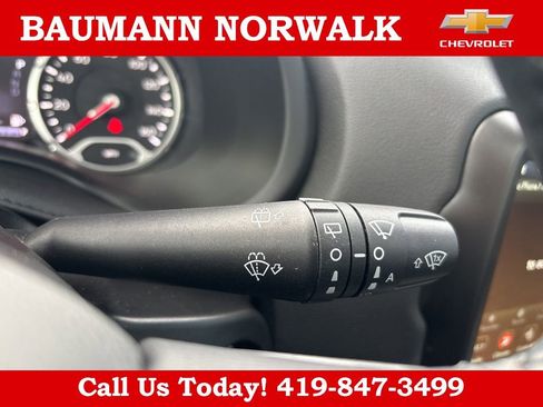 Used 2023 Jeep Renegade Limited w/ Sun/Sound Group AWD/4WD image 25