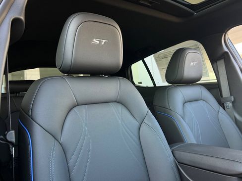 New 2026 Buick Envista Sport Touring w/ Convenience I Package FWD image 18