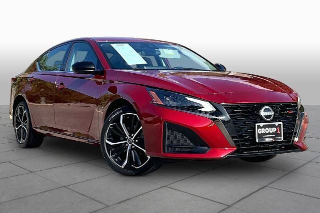 Certified 2025 Nissan Altima 2.5 SR w/ SR Premium Package AWD/4WD image 3