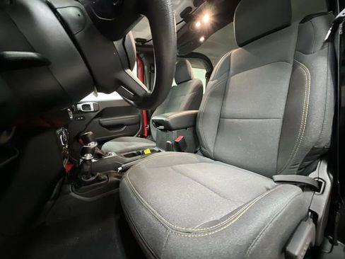 Used 2025 Jeep Wrangler Sport image 18