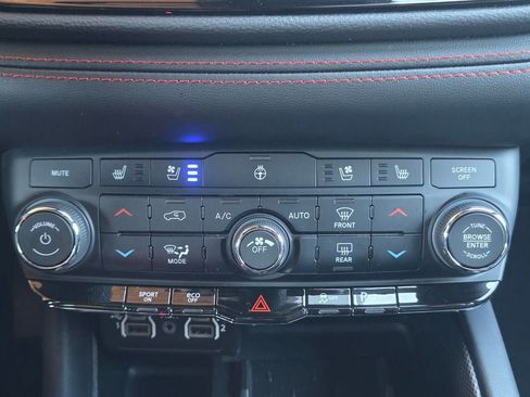 Used 2025 Dodge Durango R/T AWD/4WD image 14