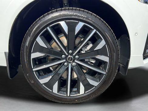 New 2026 Volvo XC60 T8 Ultra w/ Protection Package Premier AWD/4WD image 10