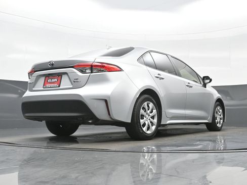 Used 2025 Toyota Corolla LE FWD image 29
