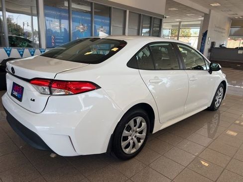 Used 2023 Toyota Corolla LE FWD image 5