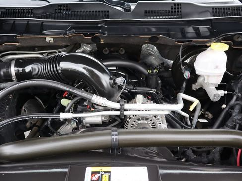 Used 2020 RAM 1500 Classic SLT RWD image 38