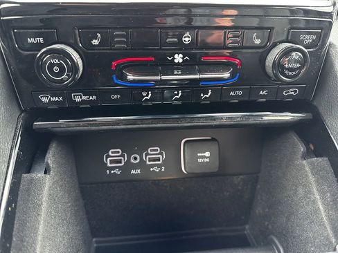 Certified 2022 Jeep Grand Cherokee L Limited image 32