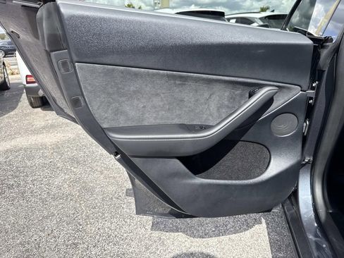 Used 2023 Tesla Model Y Long Range image 11