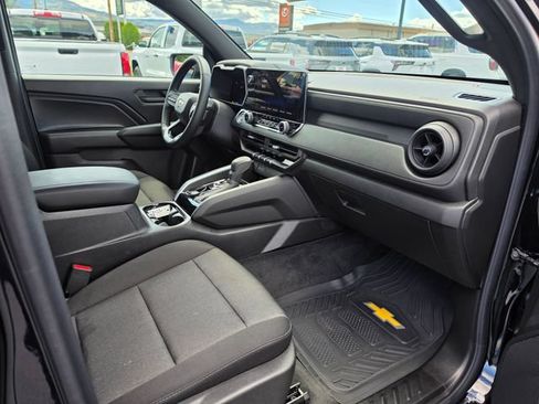 Used 2025 Chevrolet Colorado W/T w/ WT Custom Package AWD/4WD image 19