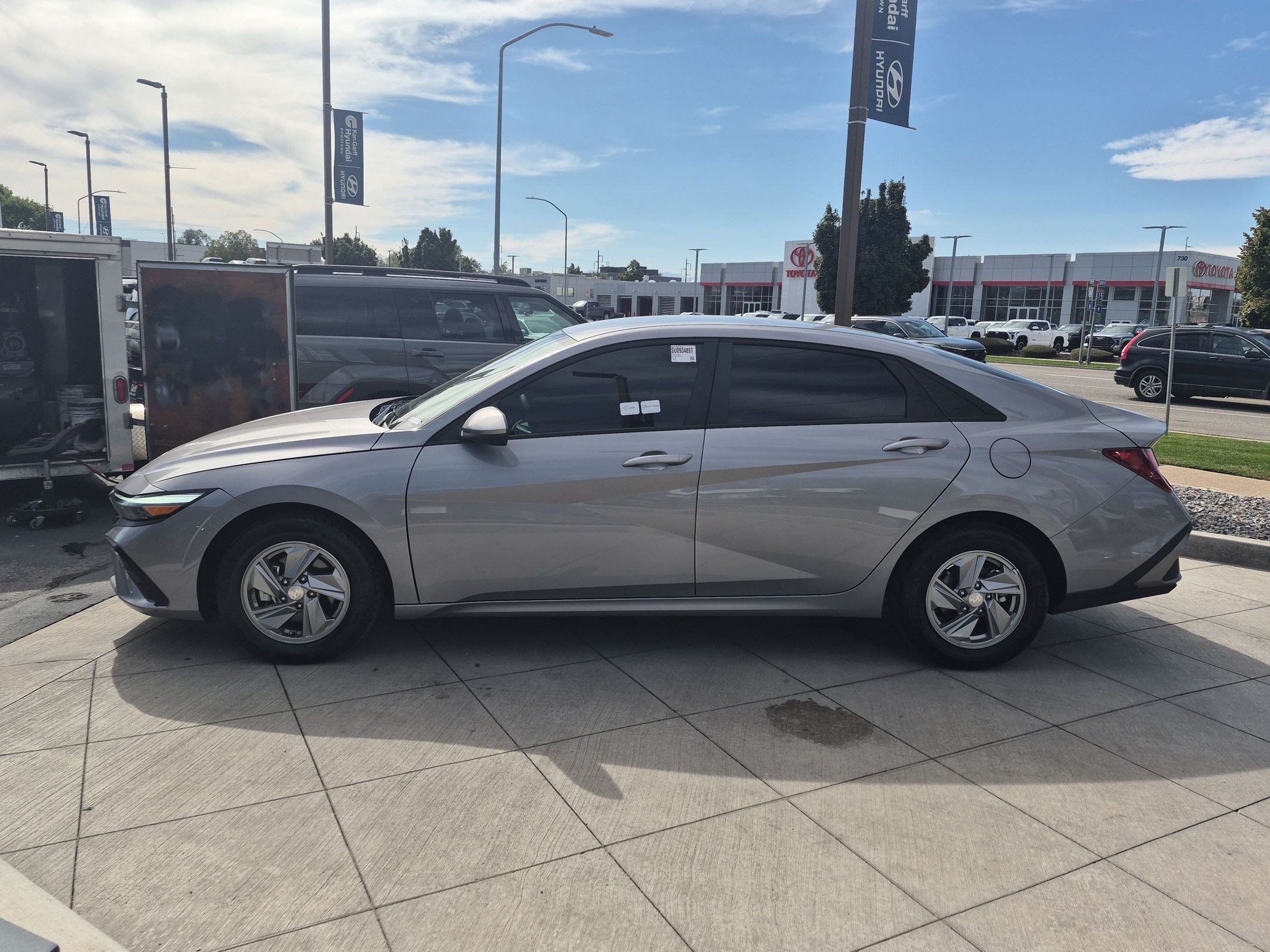 Certified 2025 Hyundai Elantra SE w/ Cargo Package FWD image 10