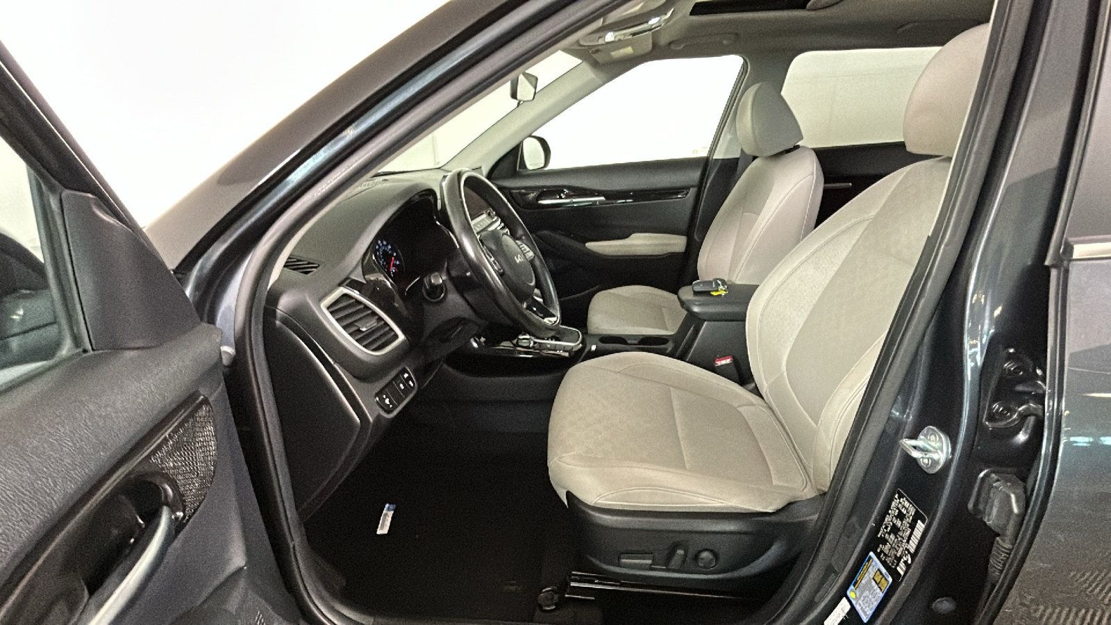 Used 2022 Kia Seltos EX AWD/4WD image 12