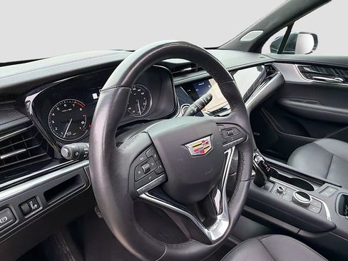 Used 2024 Cadillac XT6 Premium Luxury AWD/4WD image 11