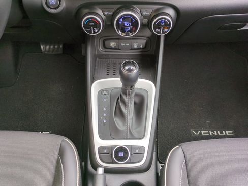 Certified 2023 Hyundai Venue Limited image 18