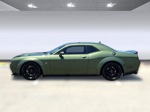 Used 2021 Dodge Challenger R/T Scat Pack RWD image 2