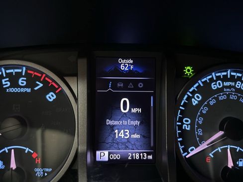 Used 2020 Toyota Tacoma TRD Off-Road w/ Technology Package AWD/4WD image 26