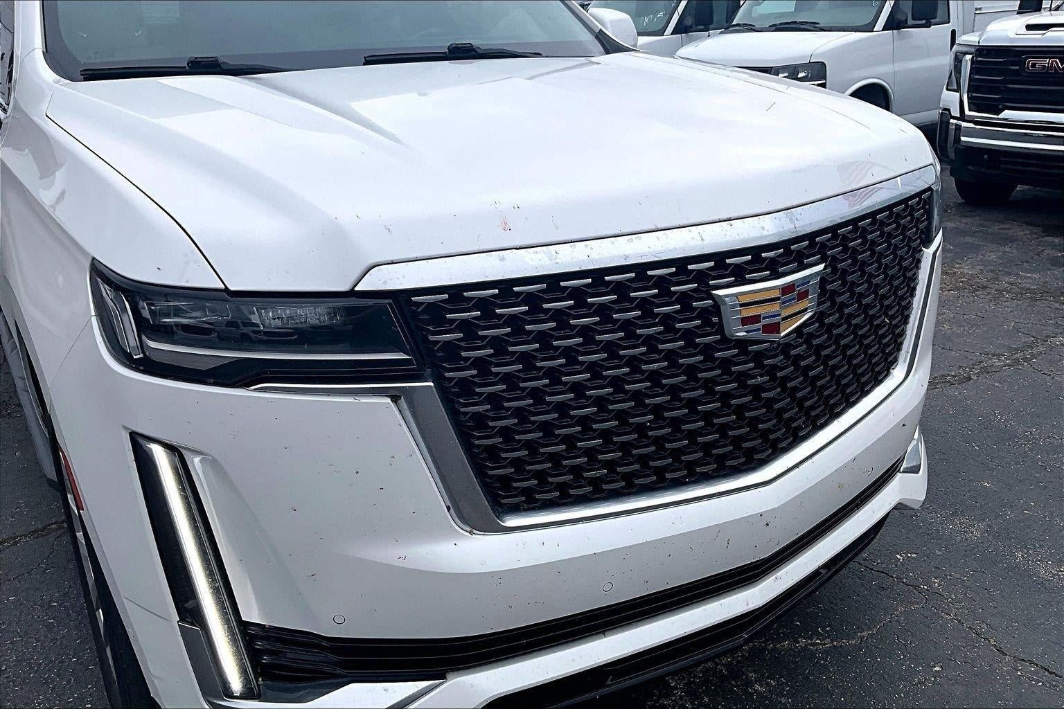 Used 2021 Cadillac Escalade Premium Luxury w/ Performance Package AWD/4WD image 3