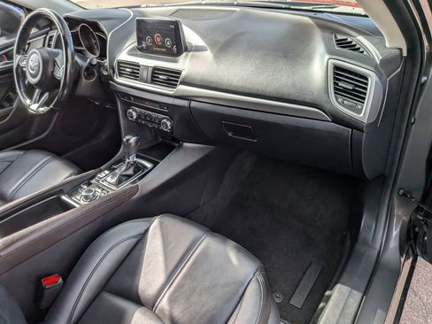 Used 2018 MAZDA MAZDA3 Touring image 33
