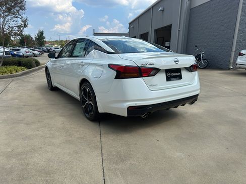 New 2025 Nissan Altima 2.5 SR image 5