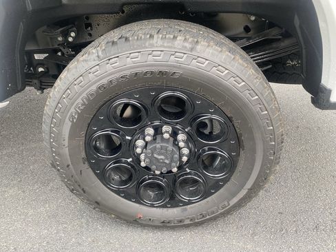 New 2026 Ford F350 Lariat w/ Black Appearance Package image 32