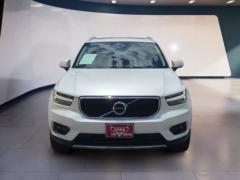 Used 2021 Volvo XC40 T4 Momentum w/ Premium Package FWD image 8
