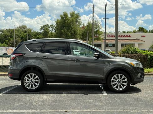 Used 2017 Ford Escape Titanium AWD/4WD image 4