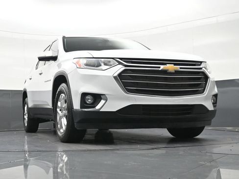Used 2020 Chevrolet Traverse LT FWD image 29