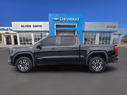 Used 2023 GMC Sierra 1500 AT4 w/ Technology Package AWD/4WD image 12