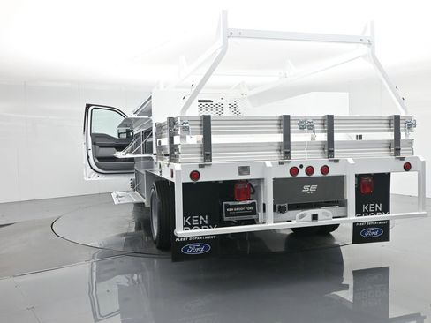 New 2025 Ford F450 XL w/ XL Chrome Package image 38