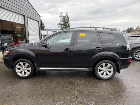 Used 2010 Mitsubishi Outlander XLS image 2
