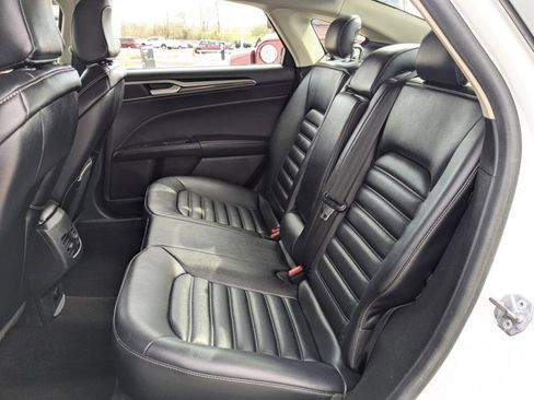 Used 2020 Ford Fusion SEL image 19