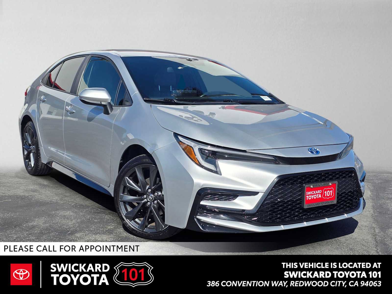 Used 2024 Toyota Corolla SE FWD image 1